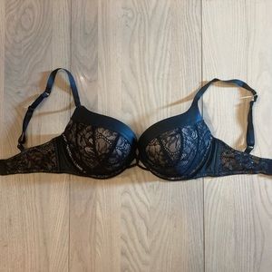 Victoria’s Secret Bombshell Plunge in Black Floral Lace